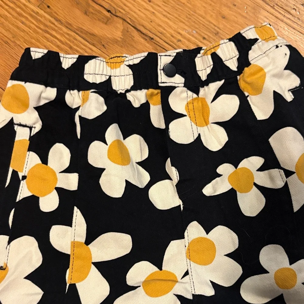 NWOT* Hanna Andersson Black and Cream Floral Kids Barrel Legged Bottoms - Picture 7 of 8